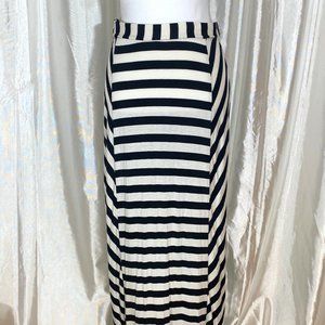 Black & White Skirt or Dress